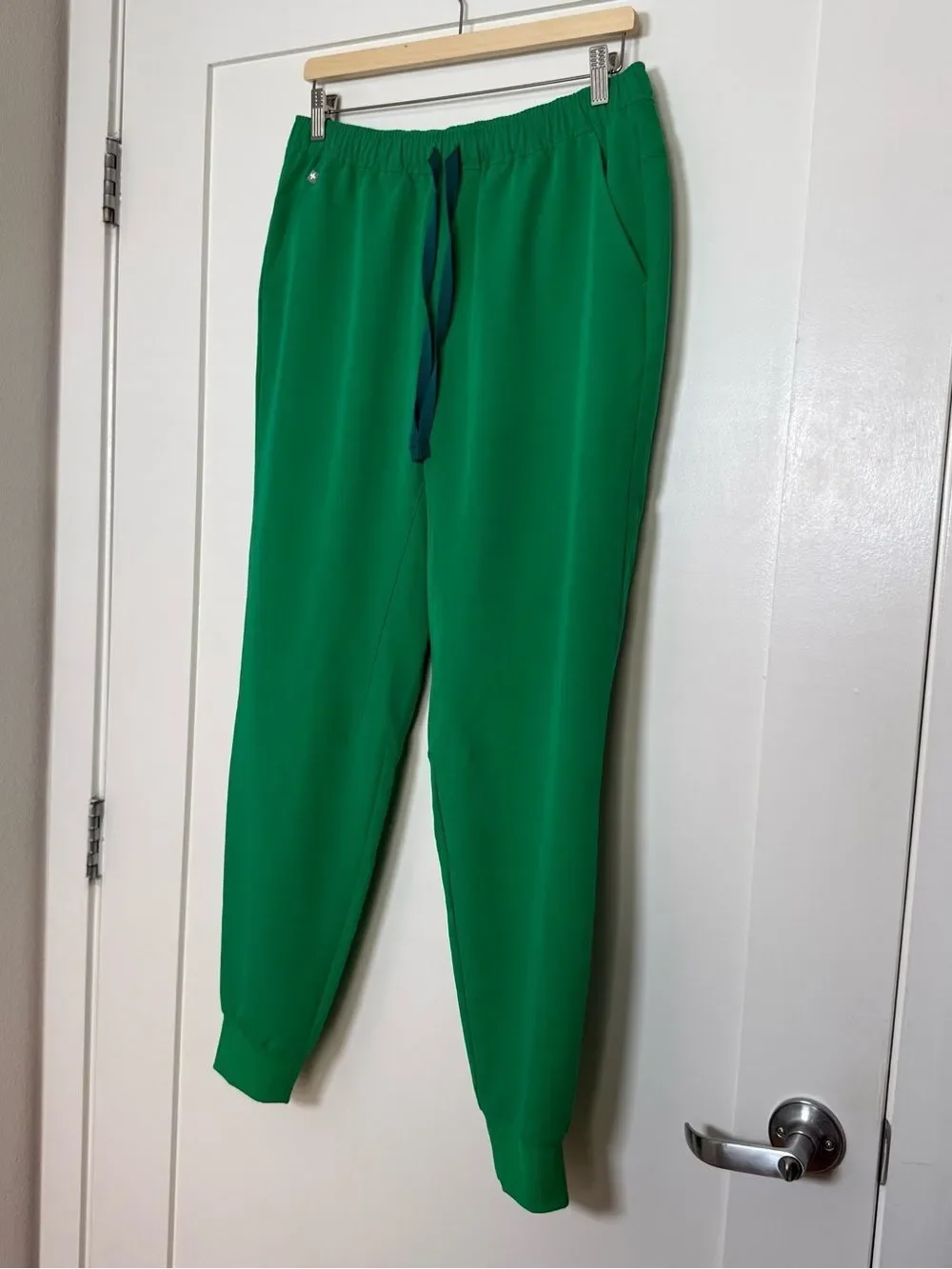 Figs Tansen Jogger Scrubs Pants Mens Sz M Green Medical Doctor PO6090
